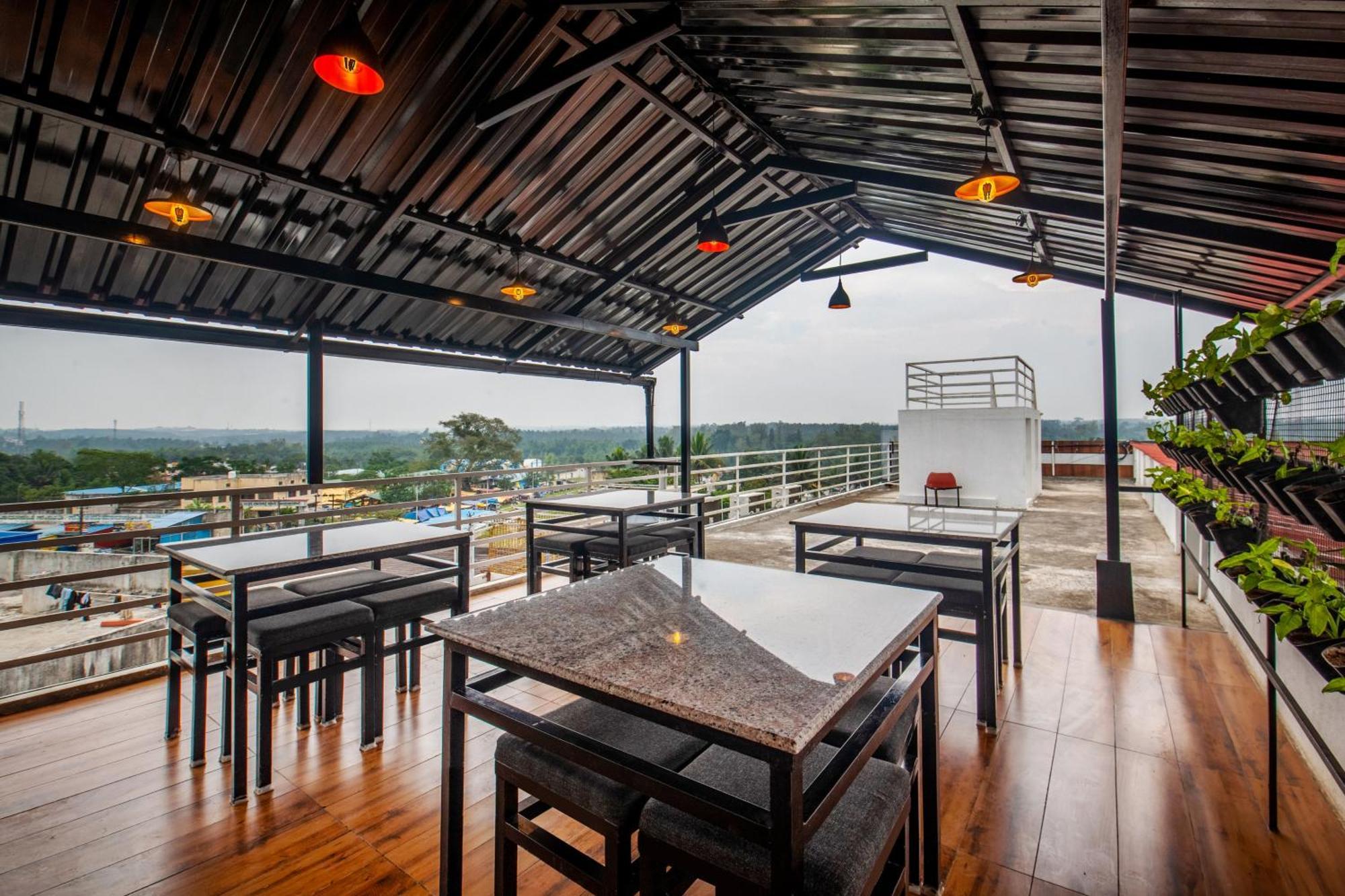 Treebo Trend Sans Sarav Kushalnagar Hotell Madikeri Exteriör bild